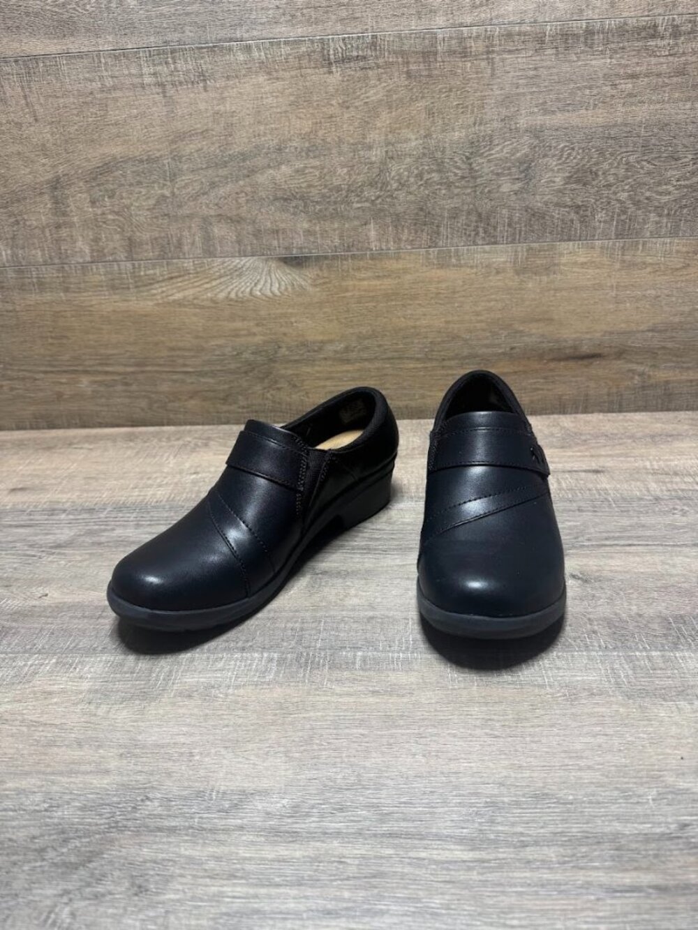 Clarks Angie Pearl Black Leather Slip On Shoe Women's Size 10